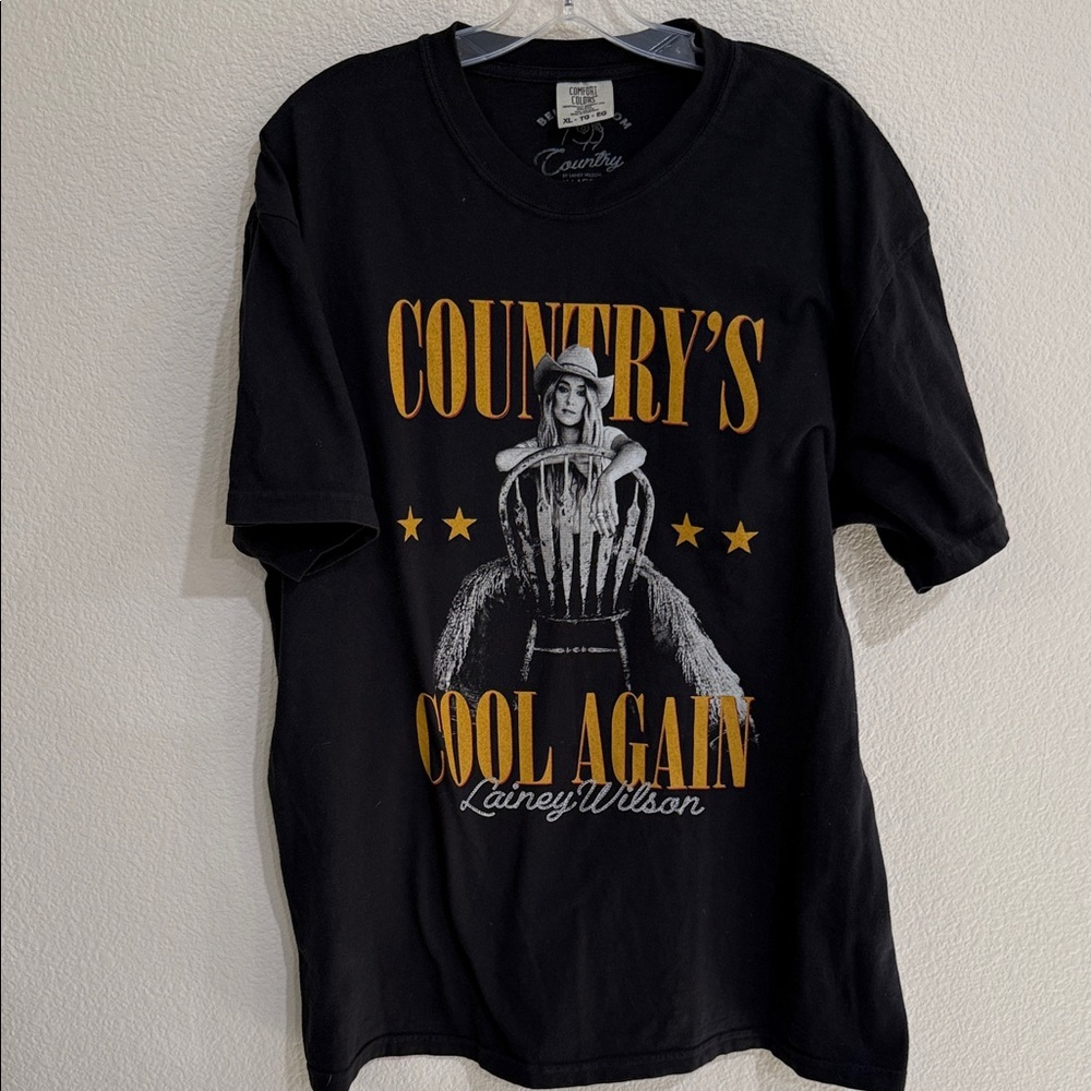 Black Graphic Lainey Wilson T-Shirt with Country's Cool Again Print Size XL EUC
